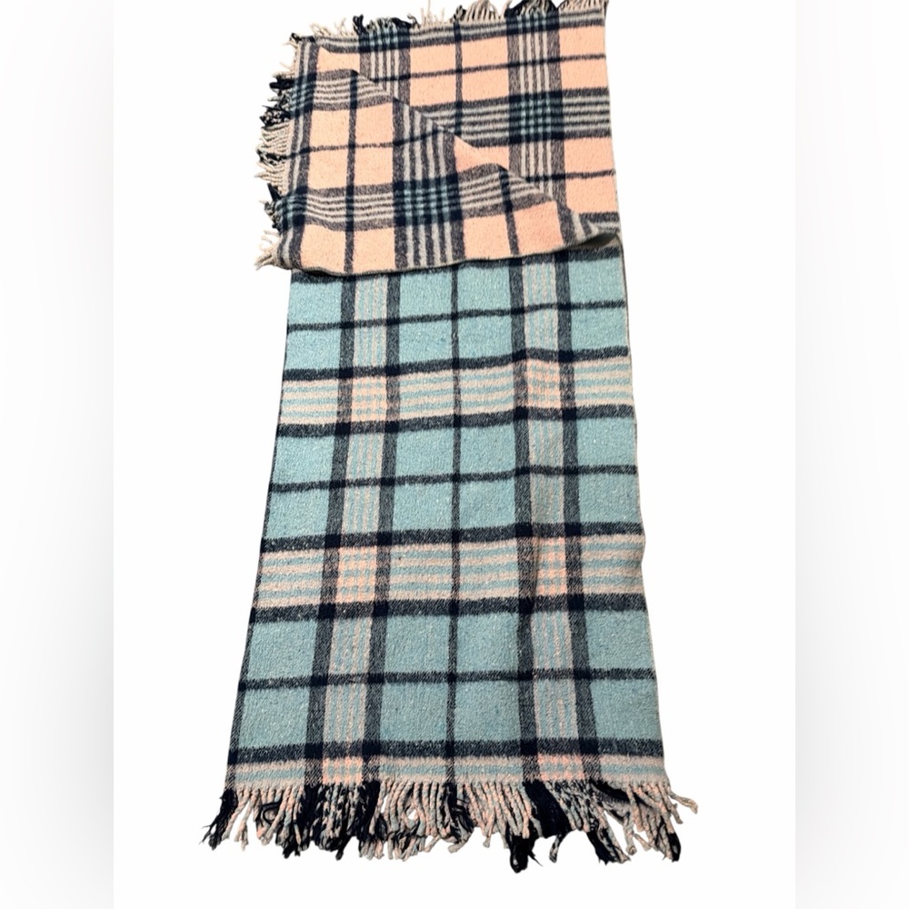 Plaid super warm reversible Blue and Pink/pink and blue blanket